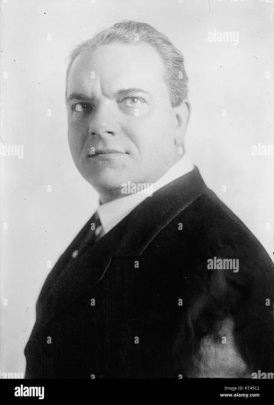 Marcel Journet était un chanteur d'opéra français renommé connu pour sa voix puissante et sa présence dramatique sur scène. Ses contributions au monde de l'opéra, en particulier à l'opéra français, ont laissé un héritage durable dans le monde de la musique classique. Banque D'Images