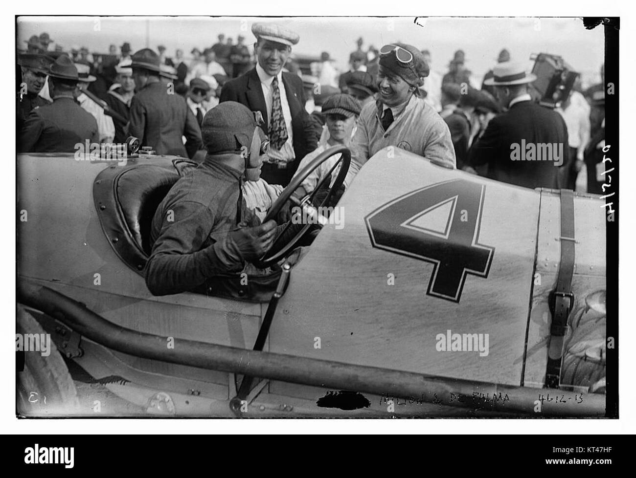 Ce titre fait probablement référence à une collaboration ou association entre Milton et de Palma, possiblement des individus dans les domaines des arts ou du divertissement. Un contexte plus approfondi est nécessaire pour clarifier leur lien. Banque D'Images