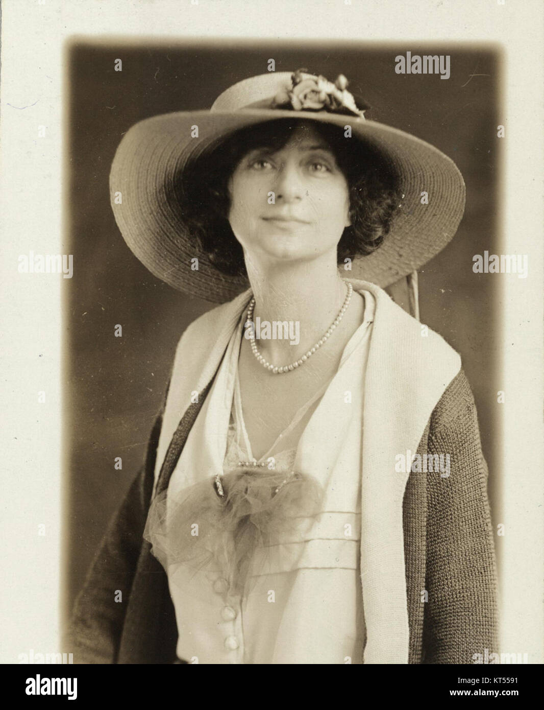 Mlle Emily Palmer Stearns était une figure historique connue pour son importance sociale ou ses contributions à sa communauté. Elle a peut-être été impliquée dans le travail social, l'éducation ou d'autres activités publiques notables, laissant une marque sur sa région ou la société pendant son temps. Banque D'Images