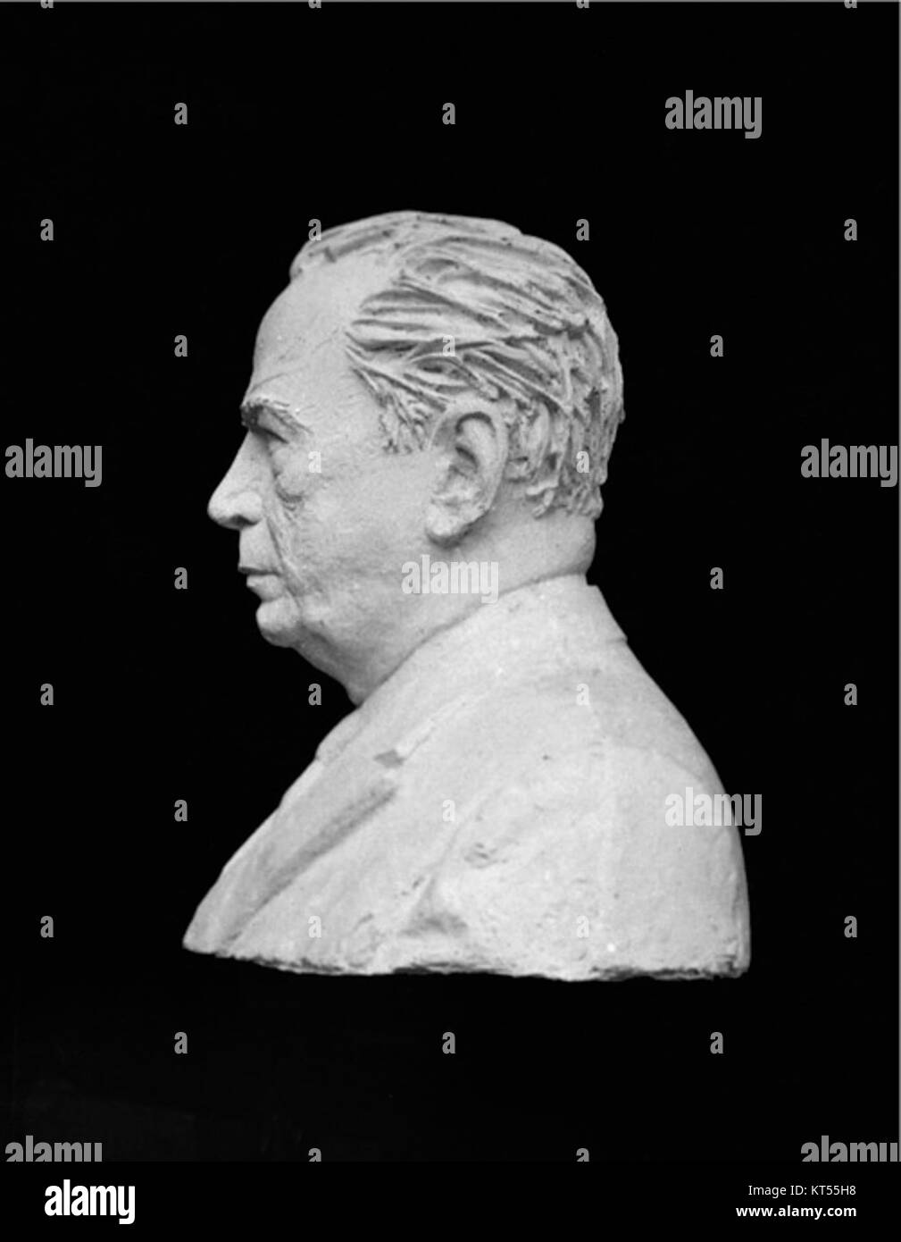 Un moule positif du buste de Rómulo Gallegos, écrivain vénézuélien et ancien président, soulignant ses contributions à la littérature et à la politique. Banque D'Images