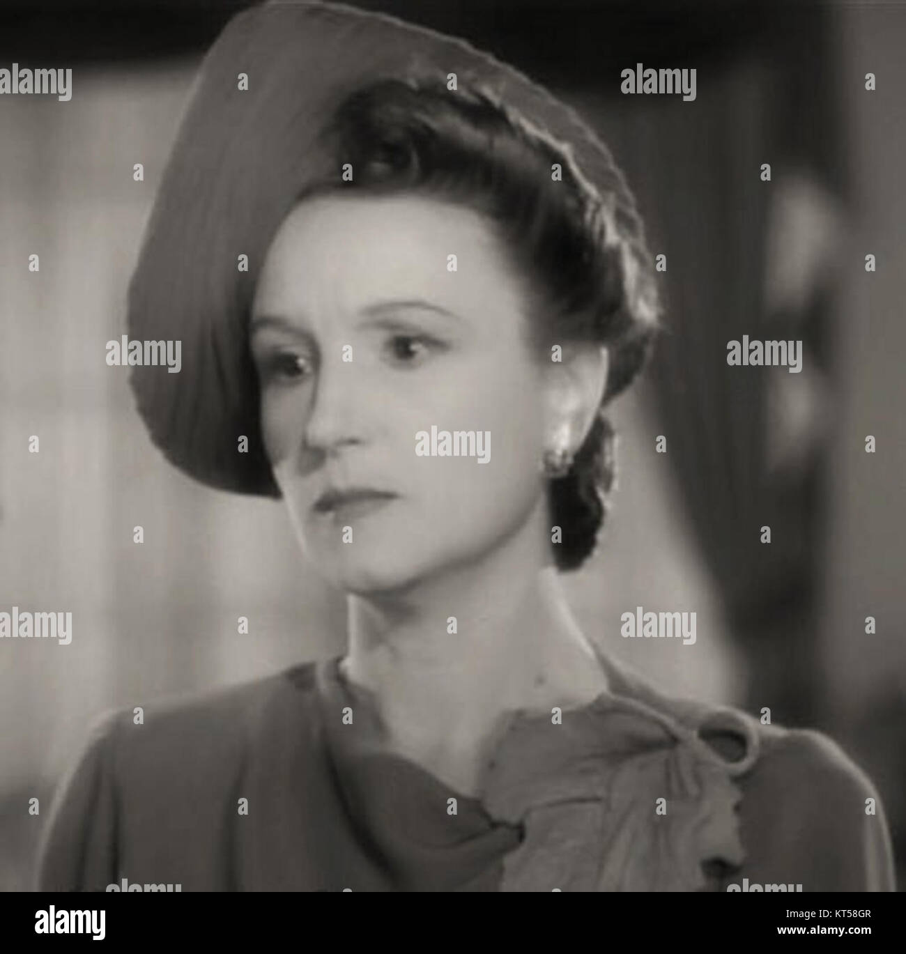 Olive Blakeney a joué un rôle dans le film de 1941 *That Uncertain Feeling*, une comédie réalisée par King Vidor. Le film explore les thèmes de l'amour, des relations et de la confusion. Banque D'Images