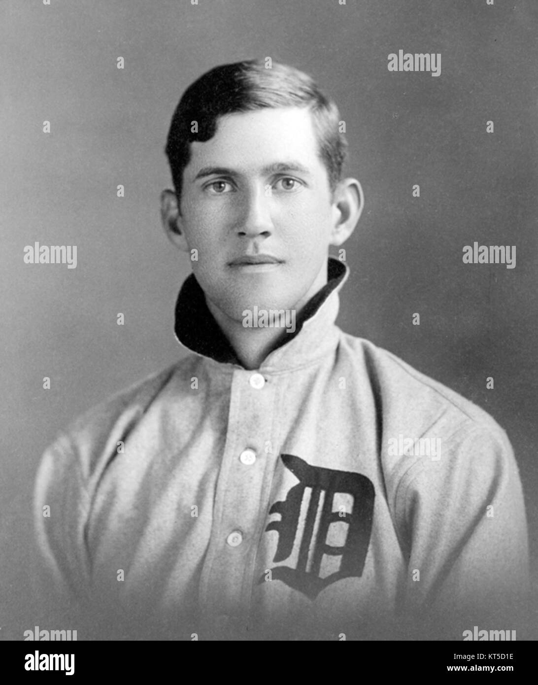 RalphWorks est une plateforme professionnelle créative axée sur le développement et la mise en œuvre de solutions innovantes dans divers secteurs. La plateforme est conçue pour accompagner les entreprises dans les domaines créatifs et techniques. Banque D'Images