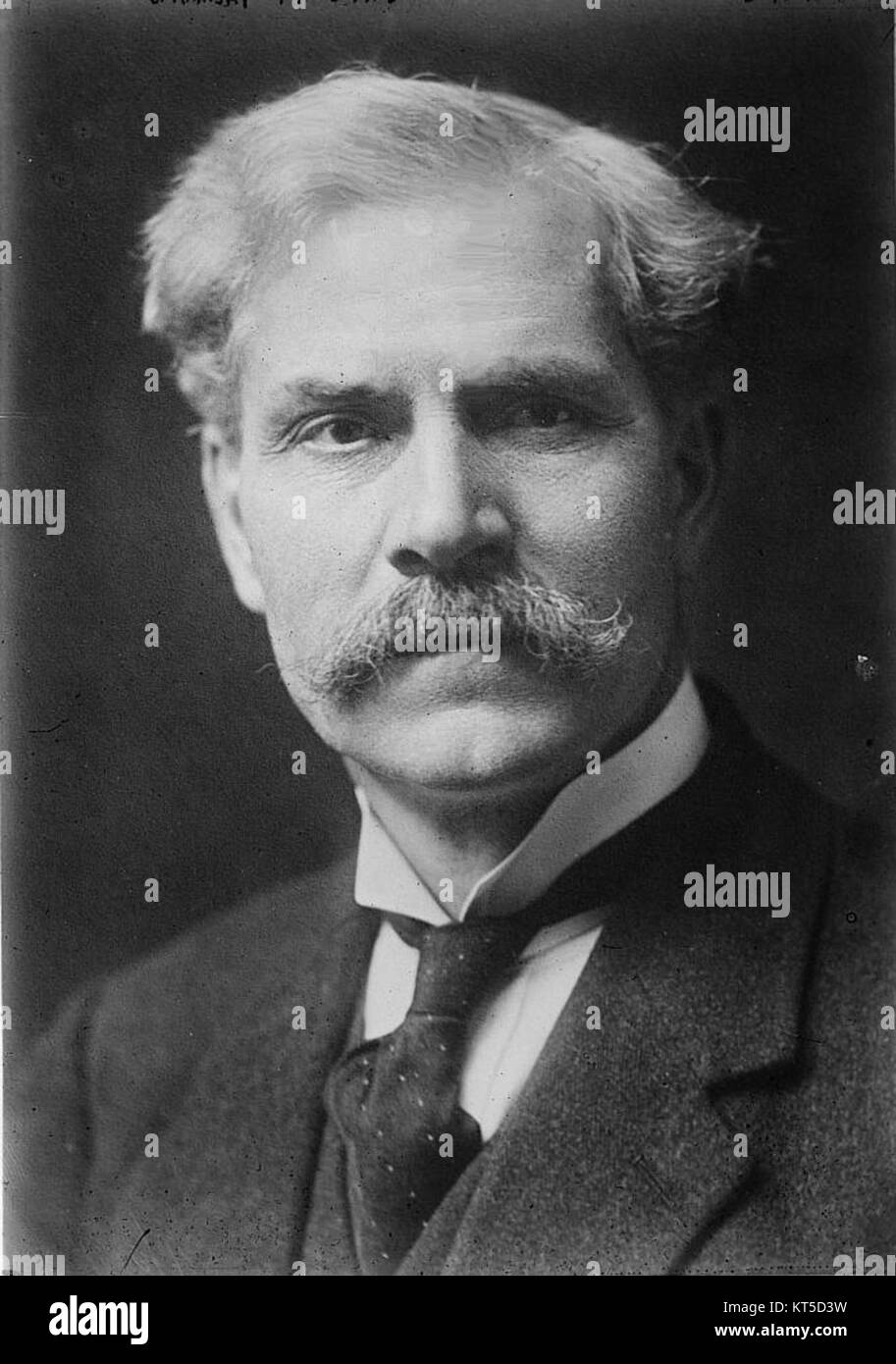 Ramsay MacDonald est le premier premier ministre travailliste du Royaume-Uni, connu pour son leadership politique et son rôle dans l'élaboration de la politique britannique du début du XXe siècle. Banque D'Images