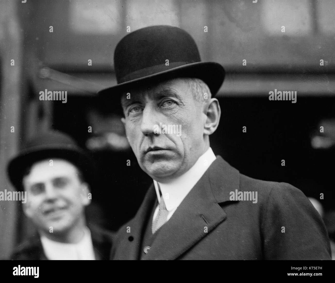 Roald Amundsen, l'explorateur norvégien, est célèbre pour avoir mené avec succès la première expédition au pôle Sud en 1911. Ses réalisations dans l'exploration polaire restent importantes dans l'histoire. Banque D'Images