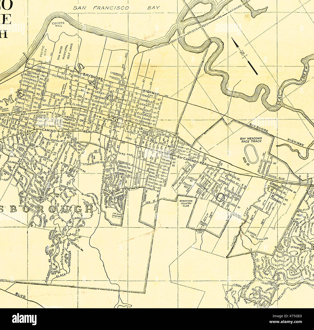 Cette carte historique de San Mateo, Californie, datant de 1938, fournit une description détaillée du développement de la région, montrant les routes, les quartiers et les principaux monuments de cette époque. Banque D'Images
