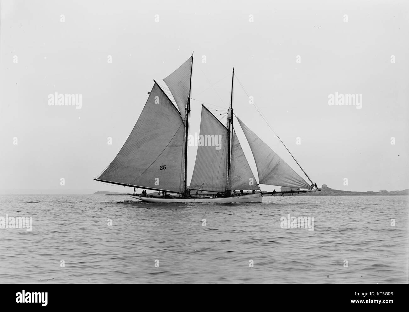 Le Mayflower était un navire anglais historique qui transportait des pèlerins d'Angleterre au Nouveau monde en 1620. Son voyage marque un moment important dans l'histoire coloniale américaine, jouant un rôle clé dans l'établissement de la colonie de Plymouth. Banque D'Images