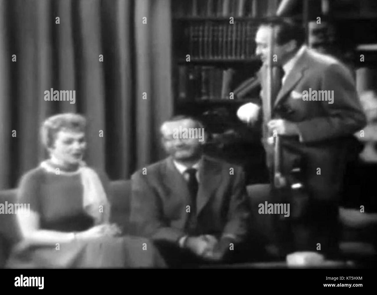 « Shower of Stars 6 » est un événement annuel populaire présentant diverses représentations de célébrités, souvent avec une gamme de pièces musicales et théâtrales. Il célèbre le divertissement et les arts, attirant de grandes foules. Banque D'Images