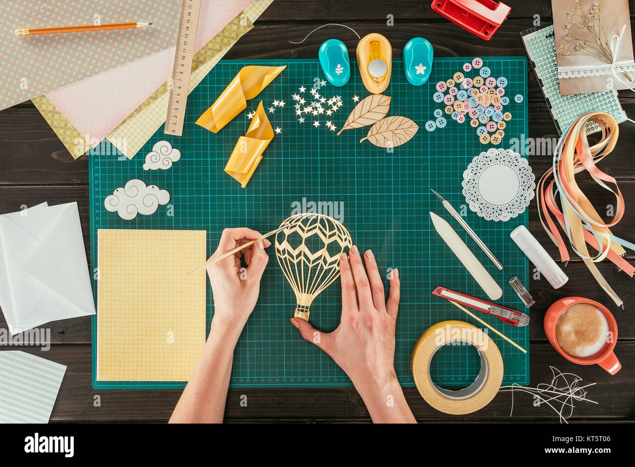 Portrait de peinture designer ballon en bois Banque D'Images