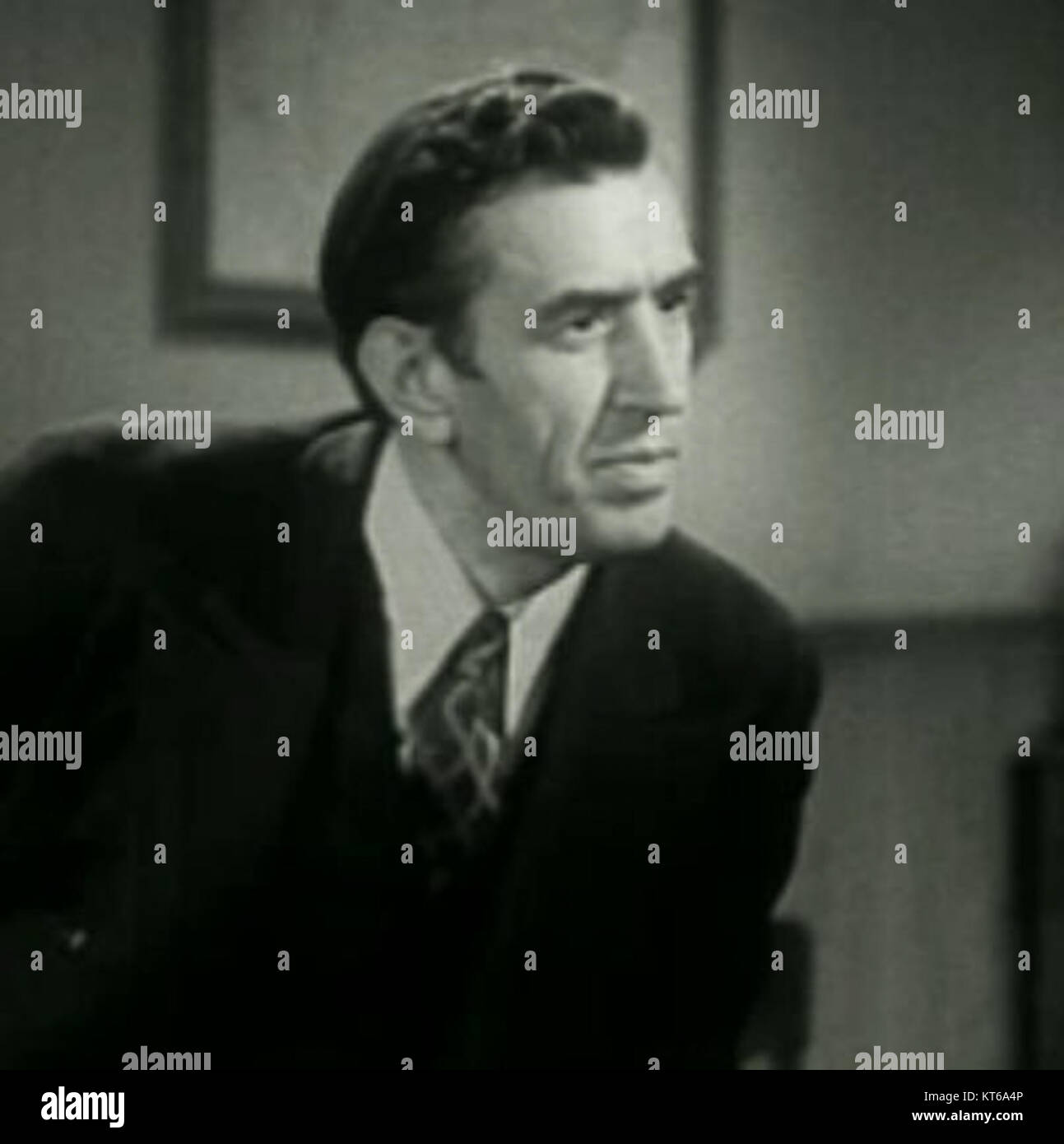 Victor Kilian est apparu dans le film de 1939 « Code du Convict », un drame criminel où il a interprété un personnage important. Le film explore les thèmes de la justice et de la criminalité au début du XXe siècle. Banque D'Images