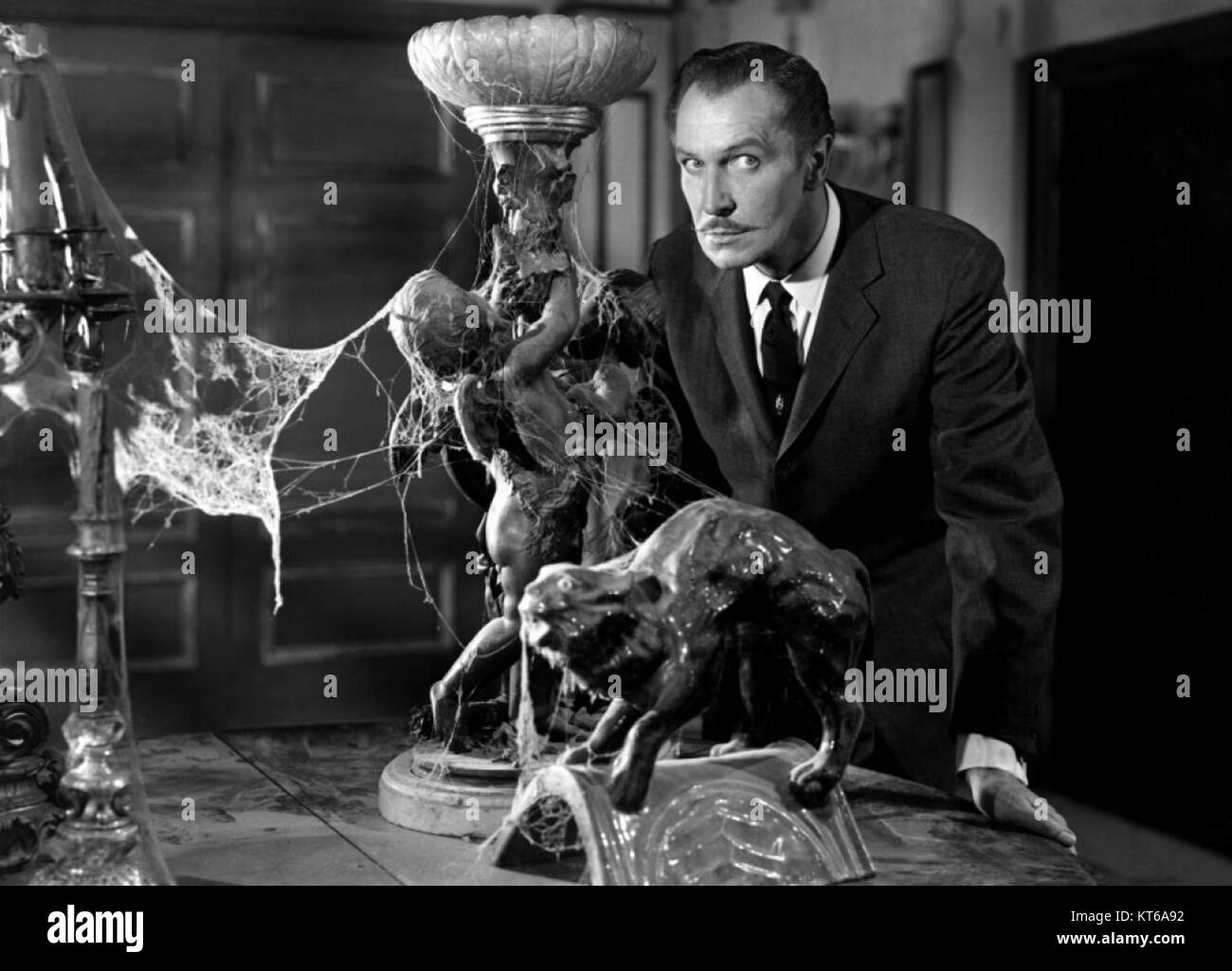 Vincent Price a joué dans le film d'horreur de 1959 « House on Haunted Hill ». Son rôle de millionnaire excentrique Frederick Loren a contribué à consolider sa réputation de maître du genre horreur. Banque D'Images