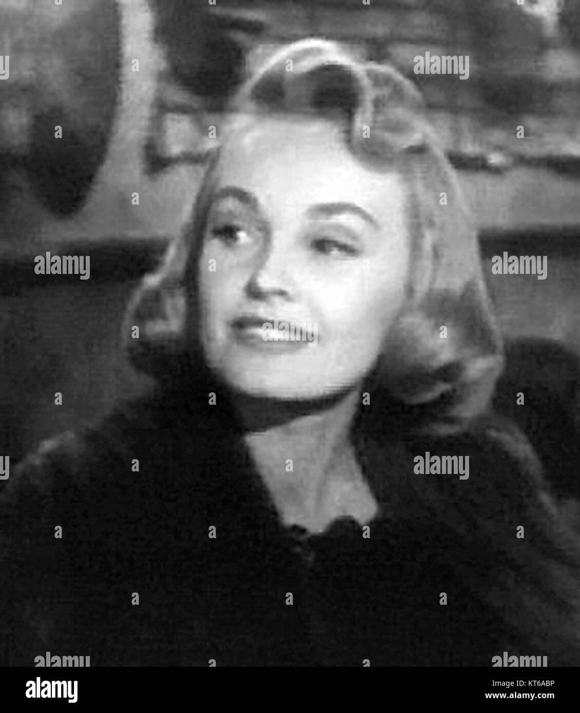 Virginia Lee joue dans le film de 1950 *DOA*, un thriller criminel classique sur un homme cherchant à résoudre son propre meurtre avant la fin du temps imparti. Banque D'Images