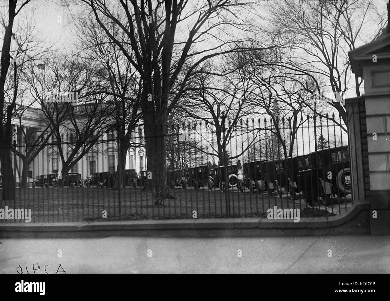 La Maison Blanche, résidence officielle et lieu de travail du président des États-Unis, est un symbole de l'histoire, de la politique et de la gouvernance américaines. Sa conception et sa construction reflètent le patrimoine et le pouvoir exécutif de la nation. Banque D'Images La Maison Blanche, résidence officielle et lieu de travail du président des États-Unis, est un symbole de l'histoire, de la politique et de la gouvernance américaines. Sa conception et sa construction reflètent le patrimoine et le pouvoir exécutif de la nation. Banque D'Images