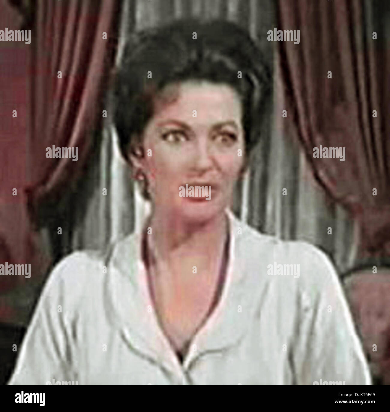 Yvonne de Carlo, une actrice américaine, apparaît dans une image promotionnelle pour le film 'McLintock !' À partir de 1963, mettant en vedette son rôle dans ce film de comédie occidentale. Banque D'Images