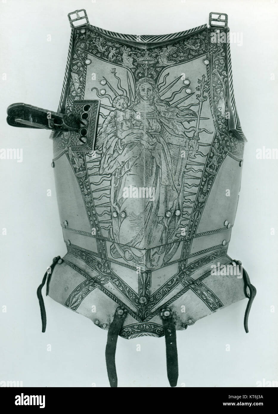 L'armure de l'empereur Ferdinand Ier est une pièce historique datant du début du XVIe siècle. Il a été porté par l'empereur romain Ferdinand Ier et est remarquable pour son artisanat et son importance historique dans l'histoire de l'armure européenne. Banque D'Images