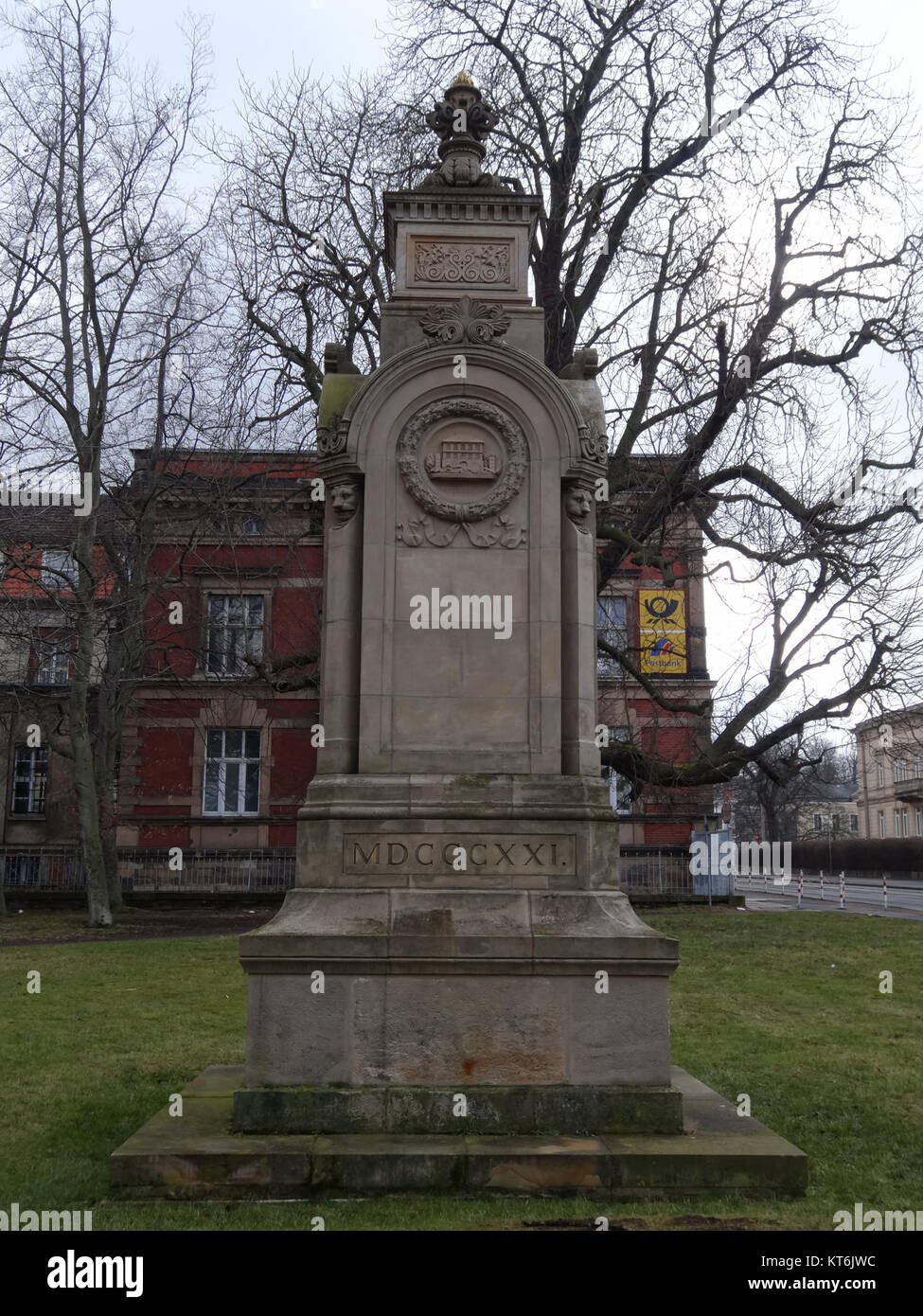 Arnoldidenkmal est un monument historique à Gotha, en Allemagne, reconnu pour son importance dans l'histoire de la région. Cette image précise présente les caractéristiques du monument dans une vue détaillée. Banque D'Images