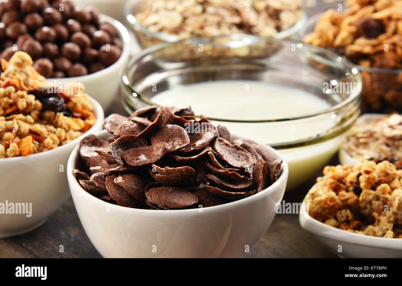 La composition avec différentes sortes de produits de céréales de petit déjeuner Banque D'Images