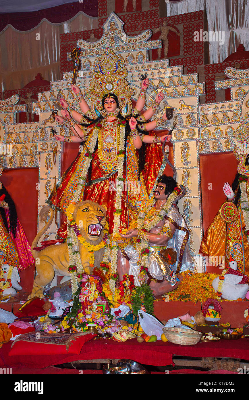 Idole de la Déesse Durga. Festival est célébré pendant toute la période de Navaratri pendant 10 jours. Congress Bhawan, Pune, Maharashtra Banque D'Images