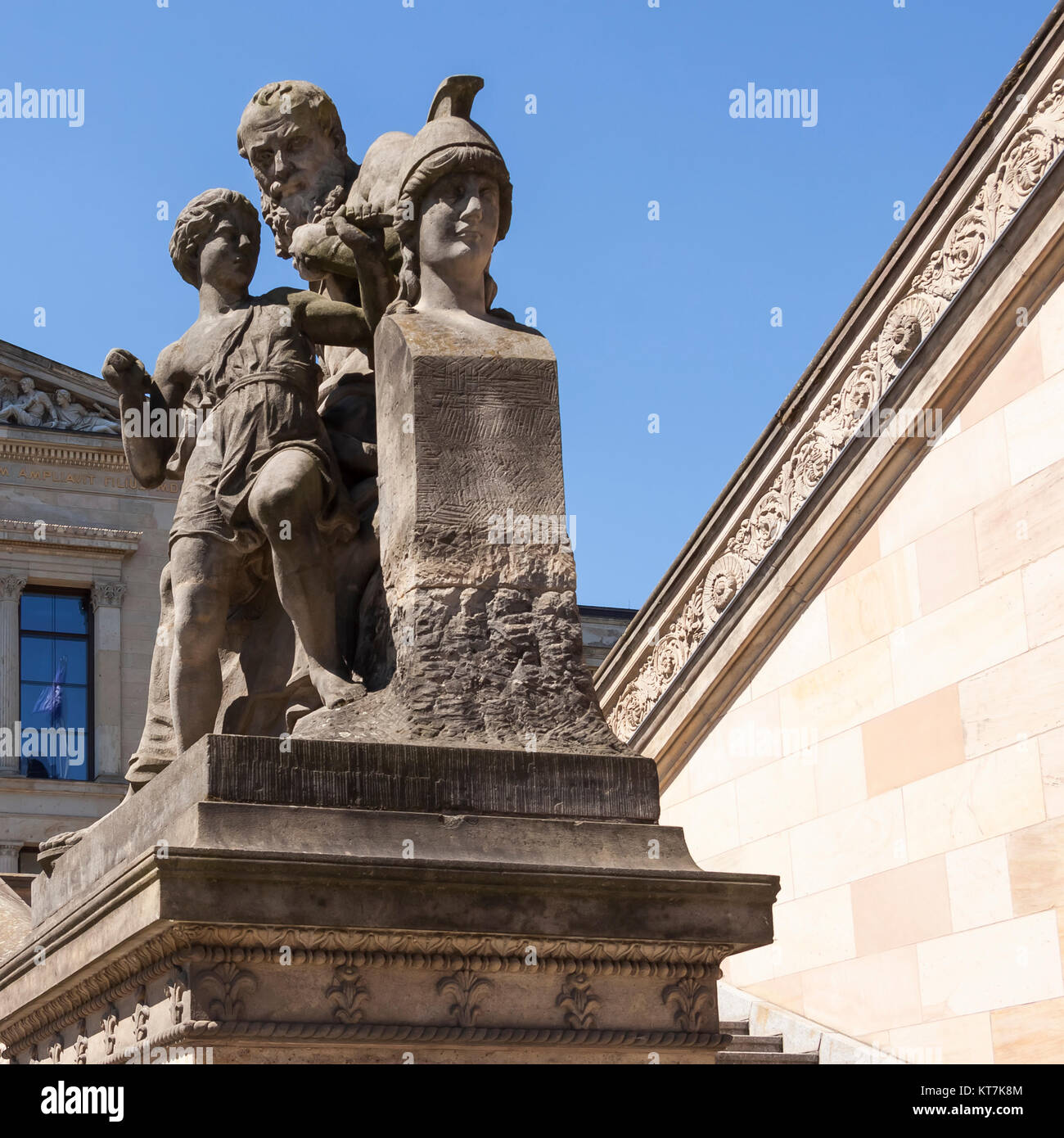 Skulpturen am Treppenaufgang Zur Alten Nationalgalerie de Berlin Banque D'Images