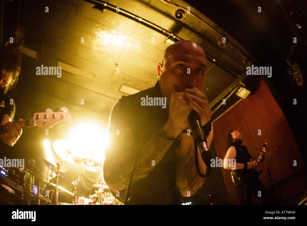 Le groupe de death metal belge Aborted effectue un concert live à Vega à Copenhague. Ici le chanteur Sven de Caluwe est vu sur scène. Le Danemark, 11/01 2016. Banque D'Images