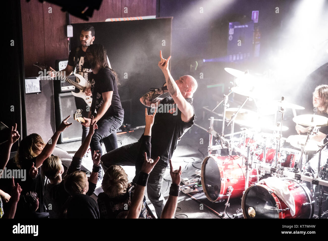 Le groupe de death metal belge Aborted effectue un concert live à Vega à Copenhague. Ici le chanteur Sven de Caluwe est vu sur scène avec le reste de la bande. Le Danemark, 11/01 2016. Banque D'Images