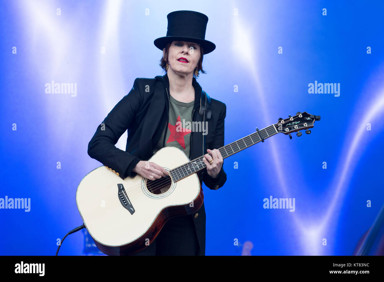 Le chanteur, auteur-compositeur et musicien folk Suzanne Vega effectue un concert live au cours de la Norwegian festival musis sur Oslo 2017 à Oslo. La Norvège, 22/06 2017. Banque D'Images