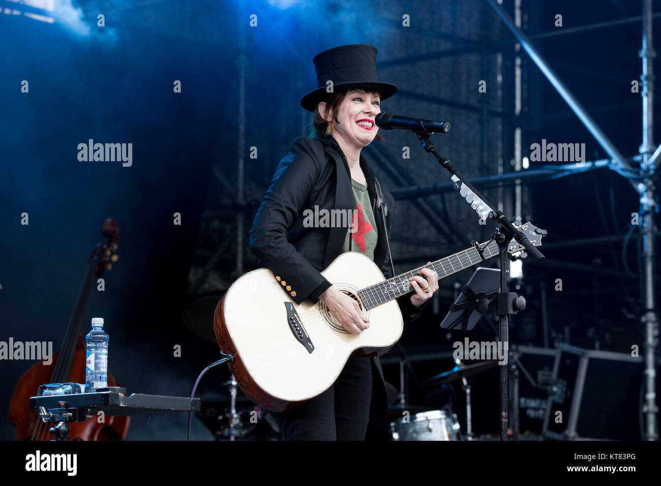 Le chanteur, auteur-compositeur et musicien folk Suzanne Vega effectue un concert live au cours de la Norwegian festival musis sur Oslo 2017 à Oslo. La Norvège, 22/06 2017. Banque D'Images