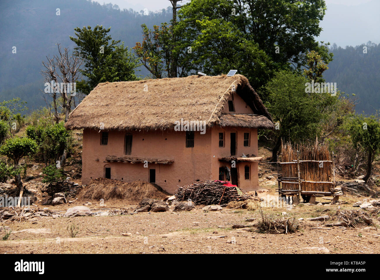 Nepal Rural House Traditional houses in nepal Banque de photographies et d’images à haute ...