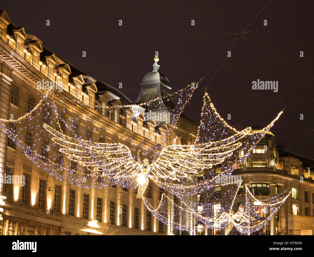 Westminster, Londres, le 23 décembre, 2017 Regent Street lights à la veille de Noël pendant la dernière minute} la panique shopping, Londres. Credit : Motofoto/Alamy Live News Banque D'Images