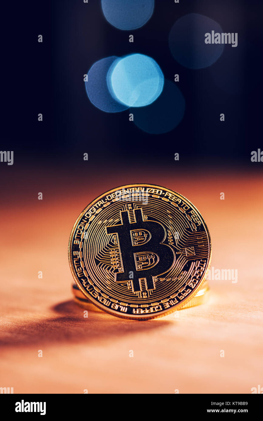 Cryptocurrency Bitcoin BTC. Pièce d'or de la CTB en tant que symbole de l'argent virtuel électronique pour le web banking et paiement réseau international Banque D'Images