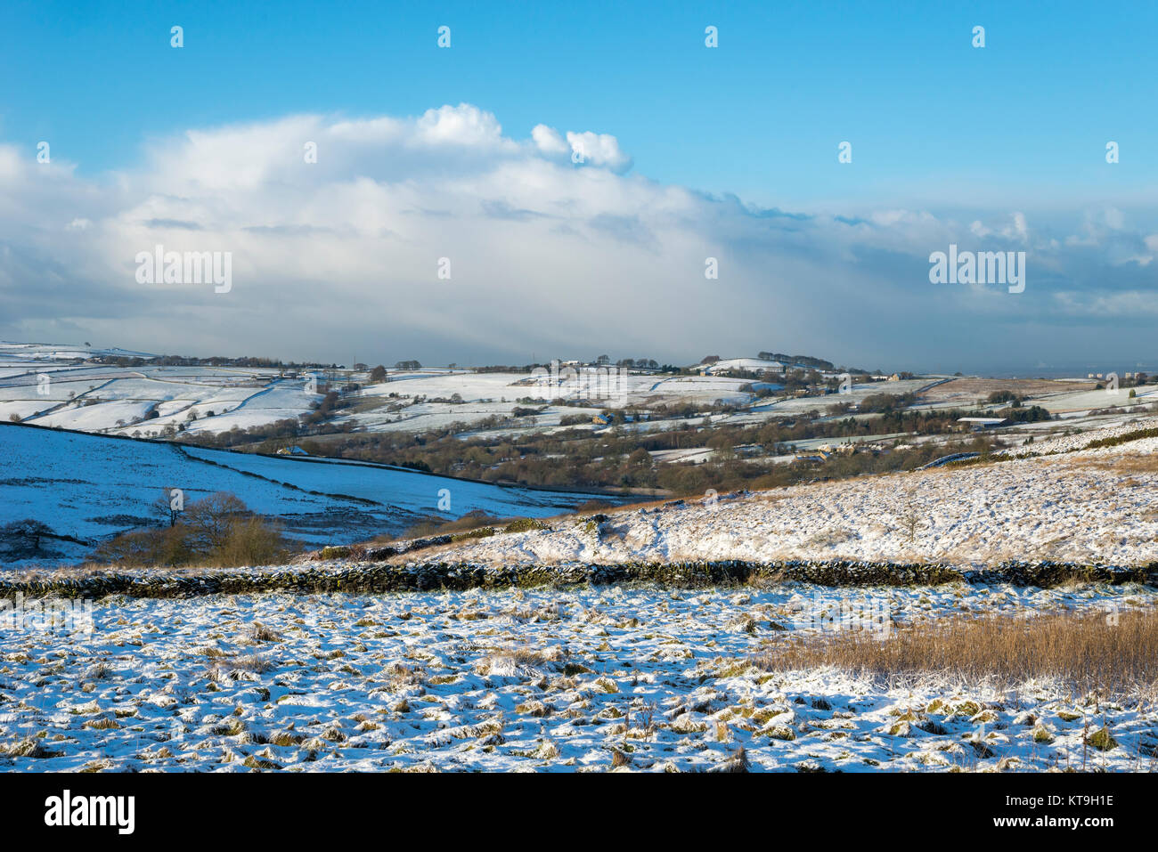 Belle matinée d'hiver près de Rowarth dans le Derbyshire, Angleterre. Banque D'Images