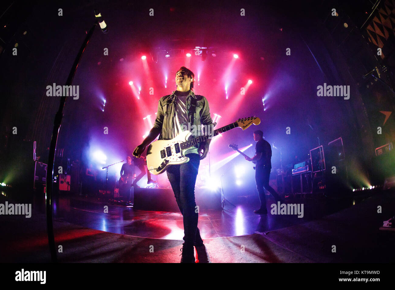 Danemark, copenhague - Octobre 08, 2017. Le groupe de pop punk américain All Time Low effectue un concert live à Vega à Copenhague. Ici chanteur et guitariste Alex Gaskarth est vu sur scène. (Photo crédit : Gonzales Photo - Peter Troest). Banque D'Images