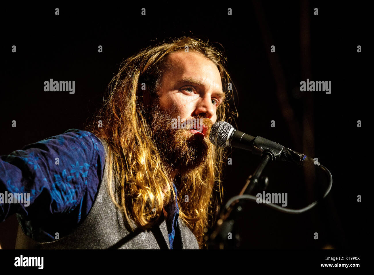 Danemark, copenhague - 14 octobre 2017. Le chanteur, auteur-compositeur et musicien Christian Hede Madsen effectue un concert unplugged live sous son surnom Bellhound Chorale de Vega à Copenhague. (Photo crédit : Gonzales Photo - Peter Troest). Banque D'Images