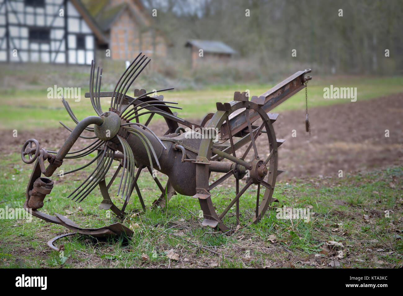 Ancienne arracheuse de pommes de terre Banque de photographies et d — free download