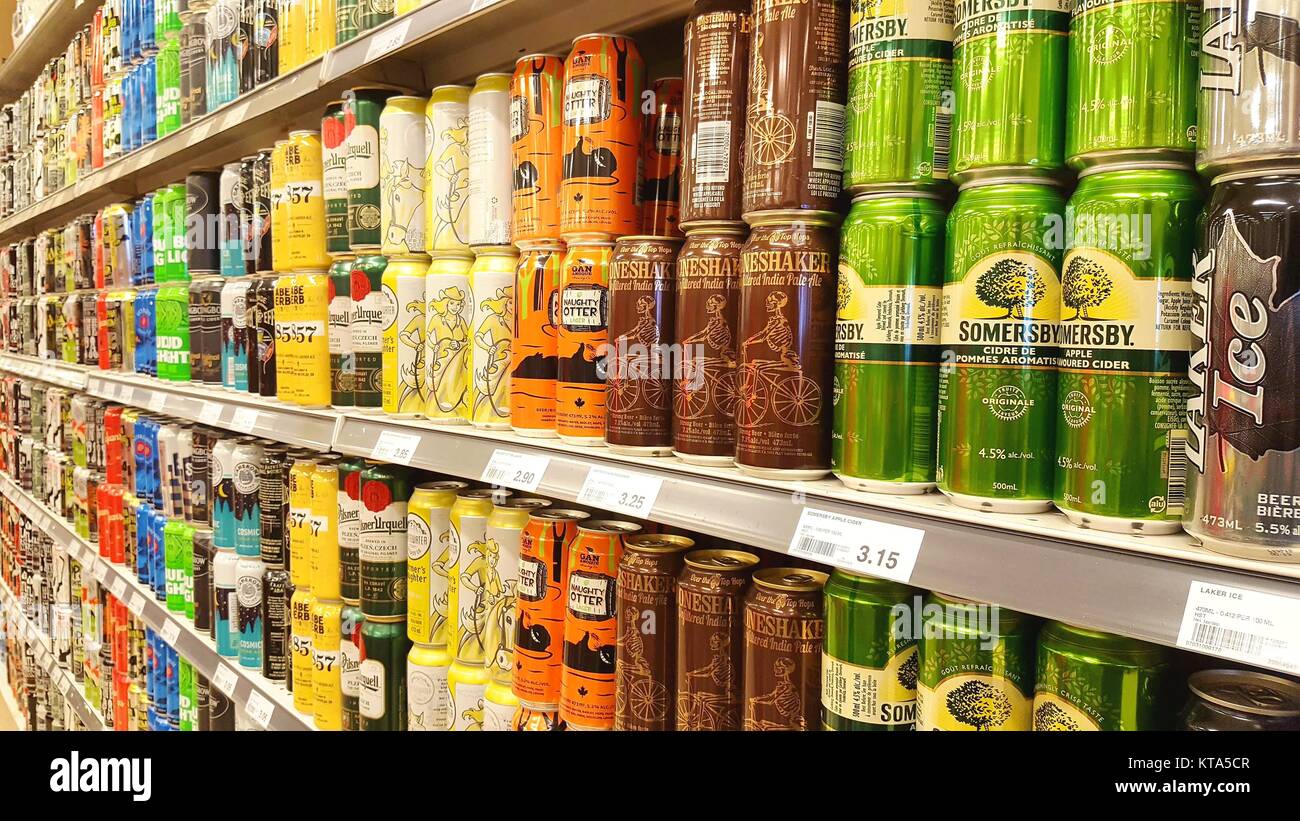 Sélection de bières dans un supermarché en face au Canada Banque D'Images