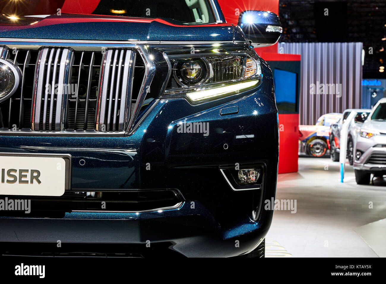 Francfort, Allemagne - le 12 septembre 2017 : 2018 Toyota Land Cruiser Prado présenté sur le 67-ème Salon International de l'Automobile de Francfort (IAA) dans la Messe Fr Banque D'Images