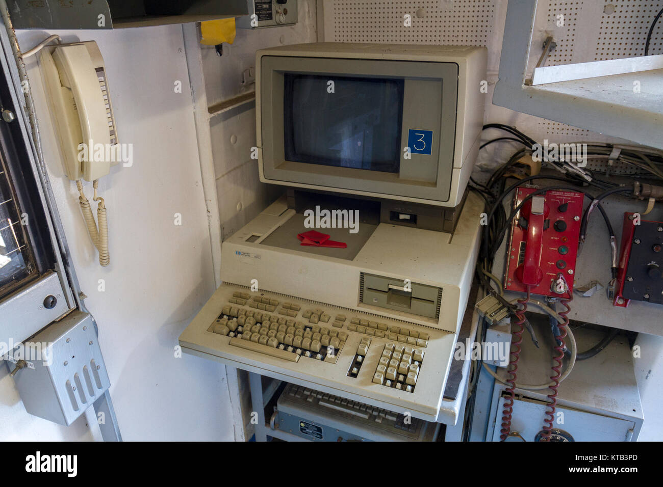 Un ordinateur Hewlett Packard 9000/520 (1984) sur l'USS New Jersey Classe Iowa cuirassé, Delaware, New Jersey, United States. Banque D'Images
