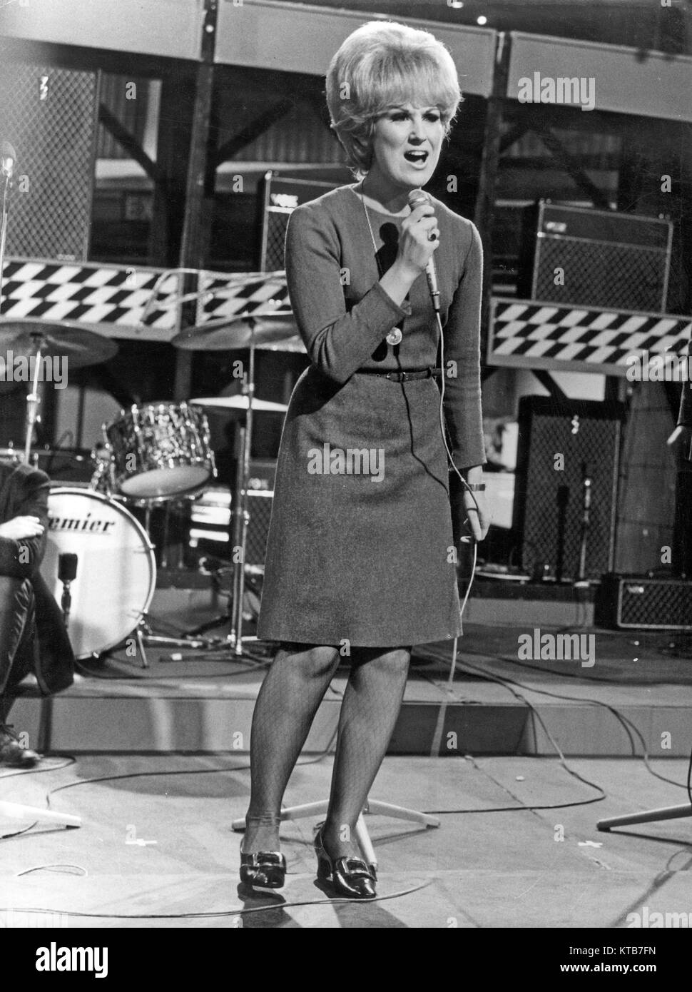 (1939-1999) SOUHAI SPRINGFIELD chanteuse anglaise en janvier 1966. Photo : Tony Gale Banque D'Images (1939-1999) SOUHAI SPRINGFIELD chanteuse anglaise en janvier 1966. Photo : Tony Gale Banque D'Images