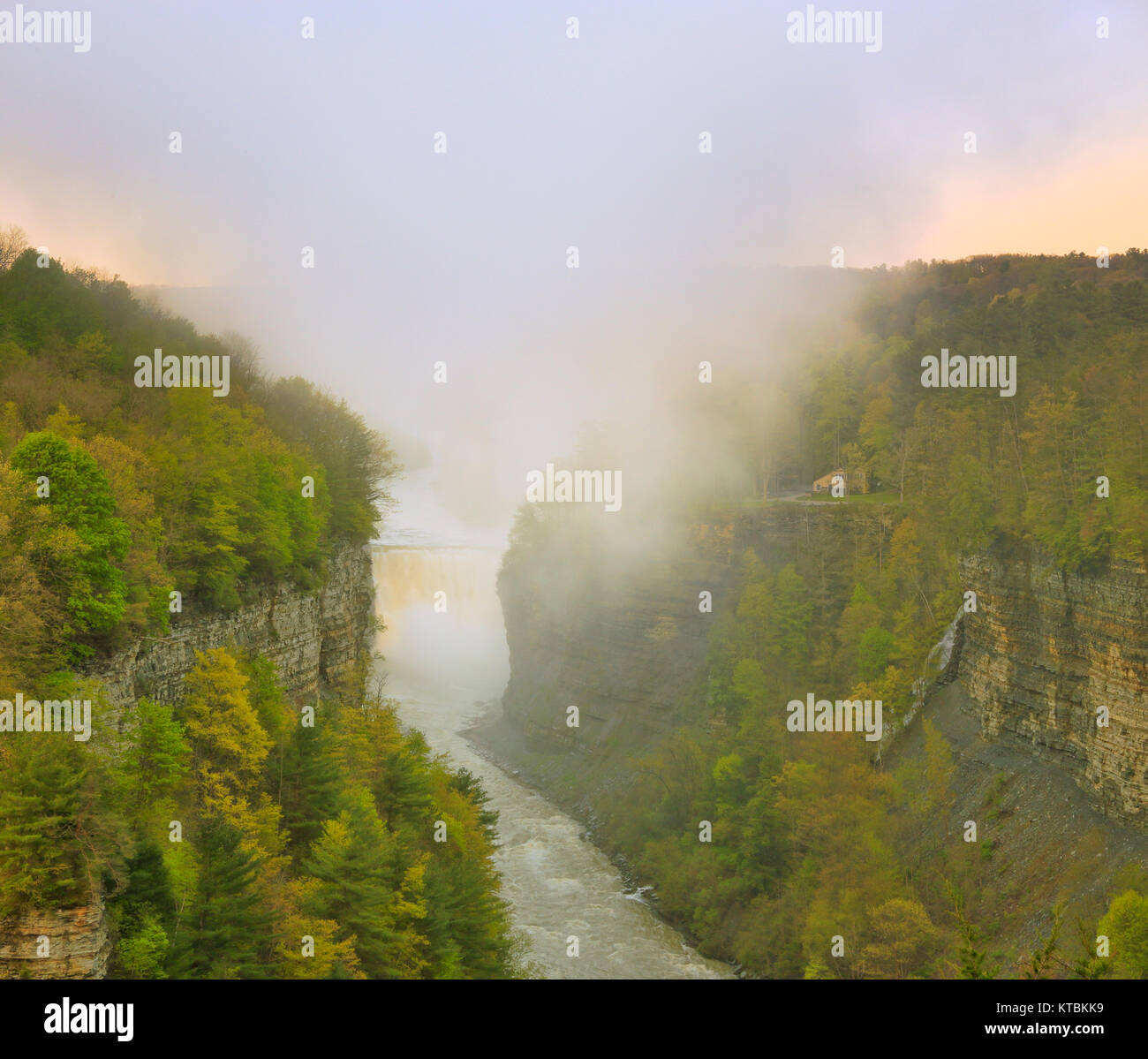 Inspiration Point, Middle Falls, Genesee River, Letchworth State Park, Castille, New York, USA Banque D'Images
