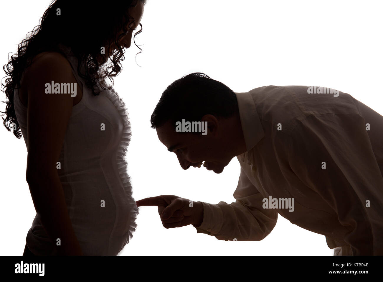 Couple Attendant Leur Bebe 18 Semaines Photo Stock Alamy Couple Attendant Leur Bebe 18 Semaines Photo Stock Alamy