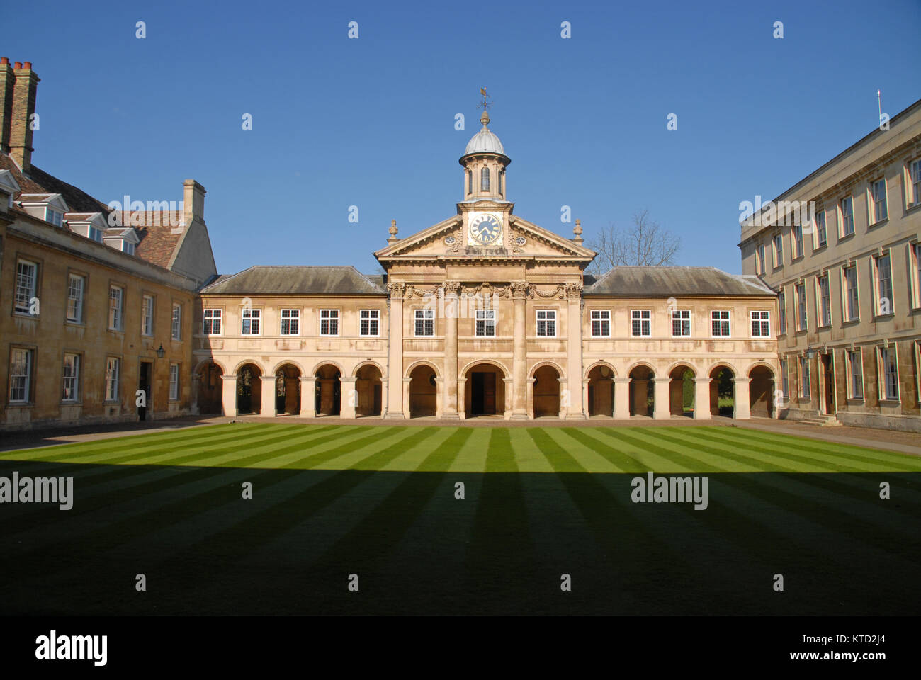 Cambridge, Royaume-Uni - 18 avril 2015 Cour avant d'Emmanuel College Banque D'Images Cambridge, Royaume-Uni - 18 avril 2015 Cour avant d'Emmanuel College Banque D'Images