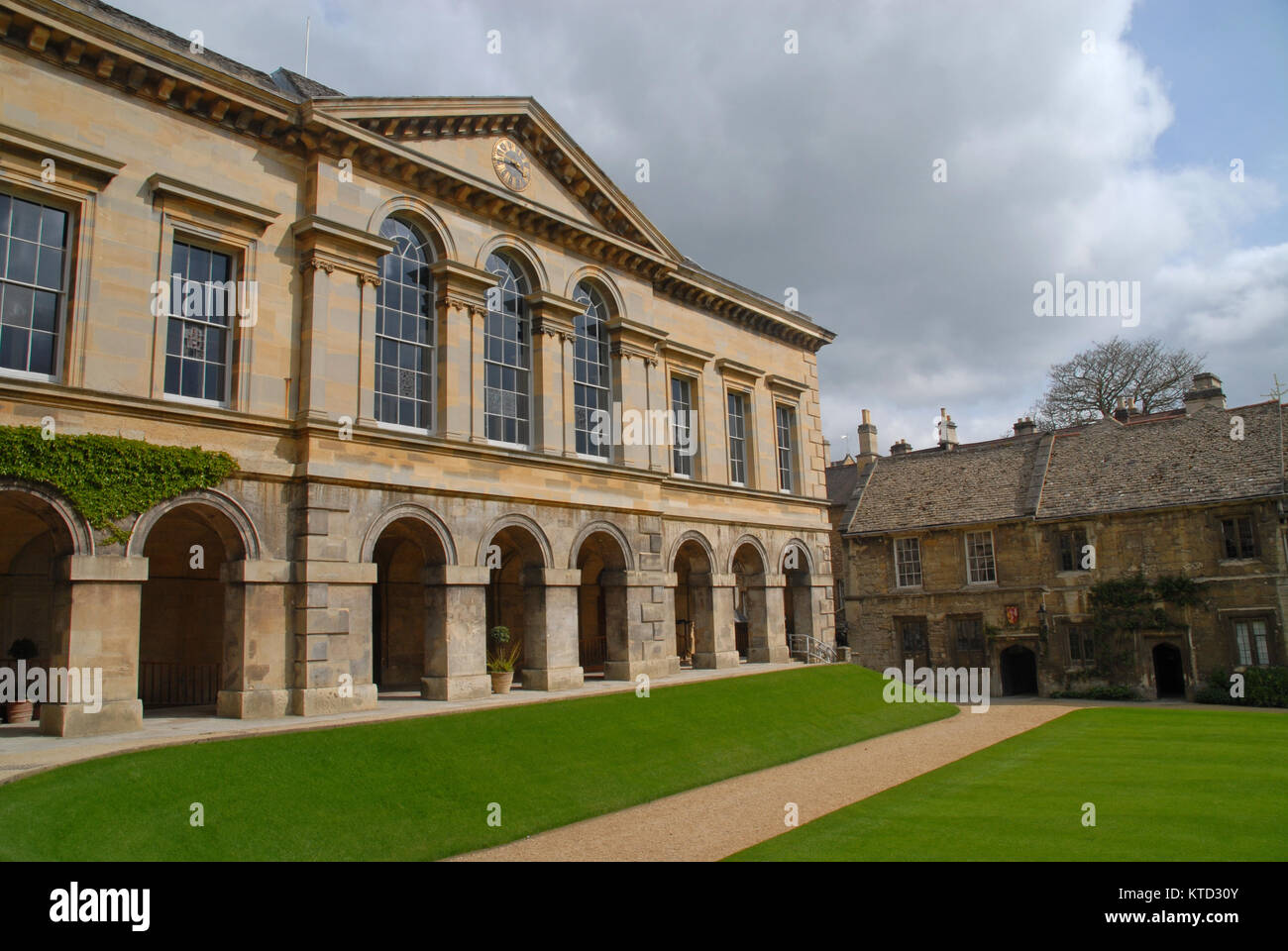 Oxford, Royaume-Uni - Mai 10, 2015 : Bibliothèque et principaux quad à Worcester College Banque D'Images