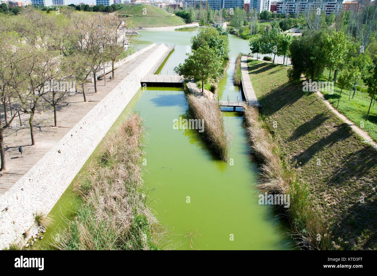 Zone de jardins et des réservoirs pour la marche mis à Valence (Espagne) ' parc de la tête de lit ' Banque D'Images