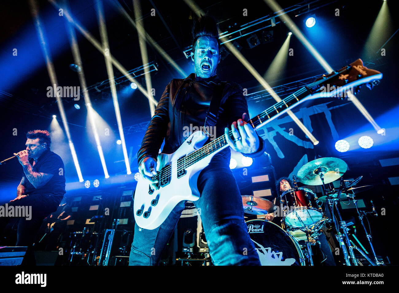 Danemark, copenhague - 22 octobre 2017. Le groupe de metal américain de rock Papa Roach effectue un concert live à Amager Bio à Copenhague. Ici le guitariste Jerry Horton est vu sur scène. (Photo crédit : Gonzales Photo - Peter Troest). Banque D'Images