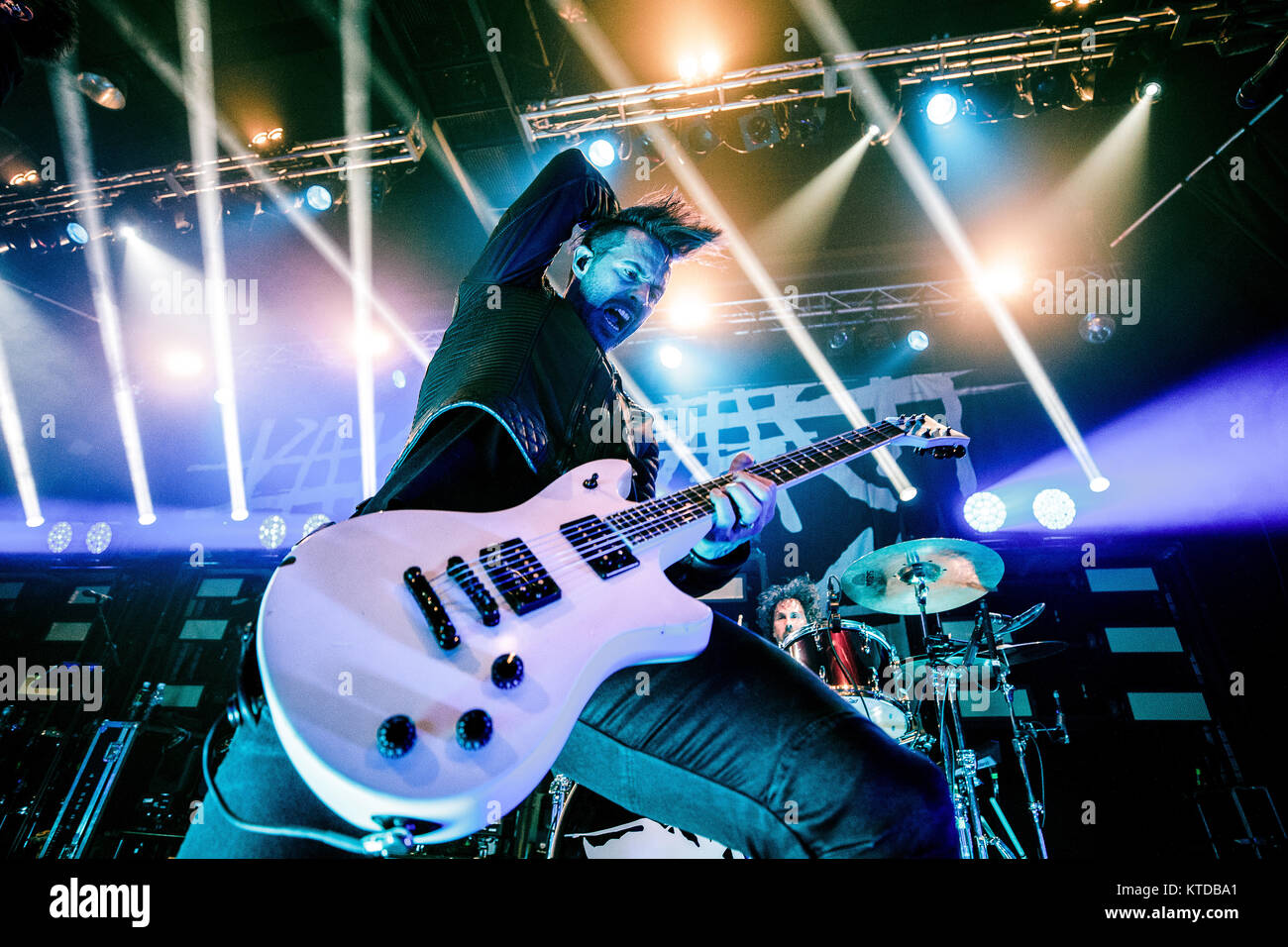 Danemark, copenhague - 22 octobre 2017. Le groupe de metal américain de rock Papa Roach effectue un concert live à Amager Bio à Copenhague. Ici le guitariste Jerry Horton est vu sur scène. (Photo crédit : Gonzales Photo - Peter Troest). Banque D'Images