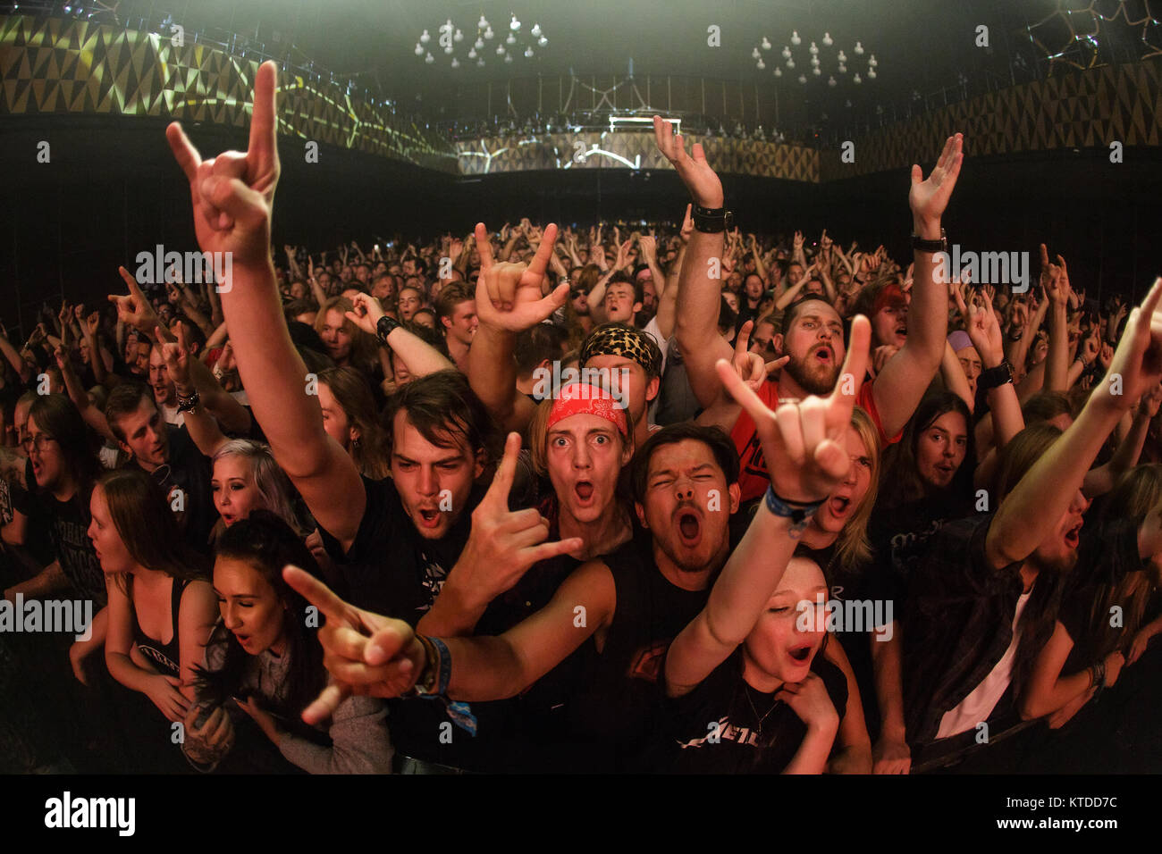 Glam rock fans ont un fantastique concert avec l'American glam et rock band comédie Steel Panther qui exécute Live VEGA à Copenhague. Le Danemark, 20/09 2016. Banque D'Images
