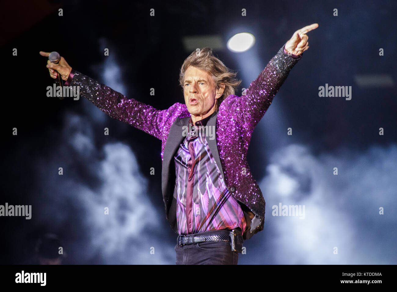 Les Rolling Stones, le légendaire groupe de rock anglais effectue un concert live au Festival de Roskilde au cours de l'étape Orange 2014. Ici, chanteuse et compositrice Mick Jagger est vu sur scène. Le Danemark, 03/07.2014. Banque D'Images