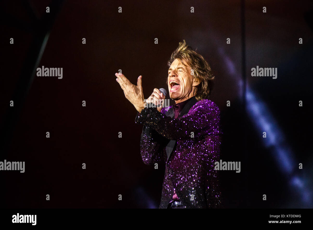 Les Rolling Stones, le légendaire groupe de rock anglais effectue un concert live au Festival de Roskilde au cours de l'étape Orange 2014. Ici, chanteuse et compositrice Mick Jagger est vu sur scène. Le Danemark, 03/07.2014. Banque D'Images