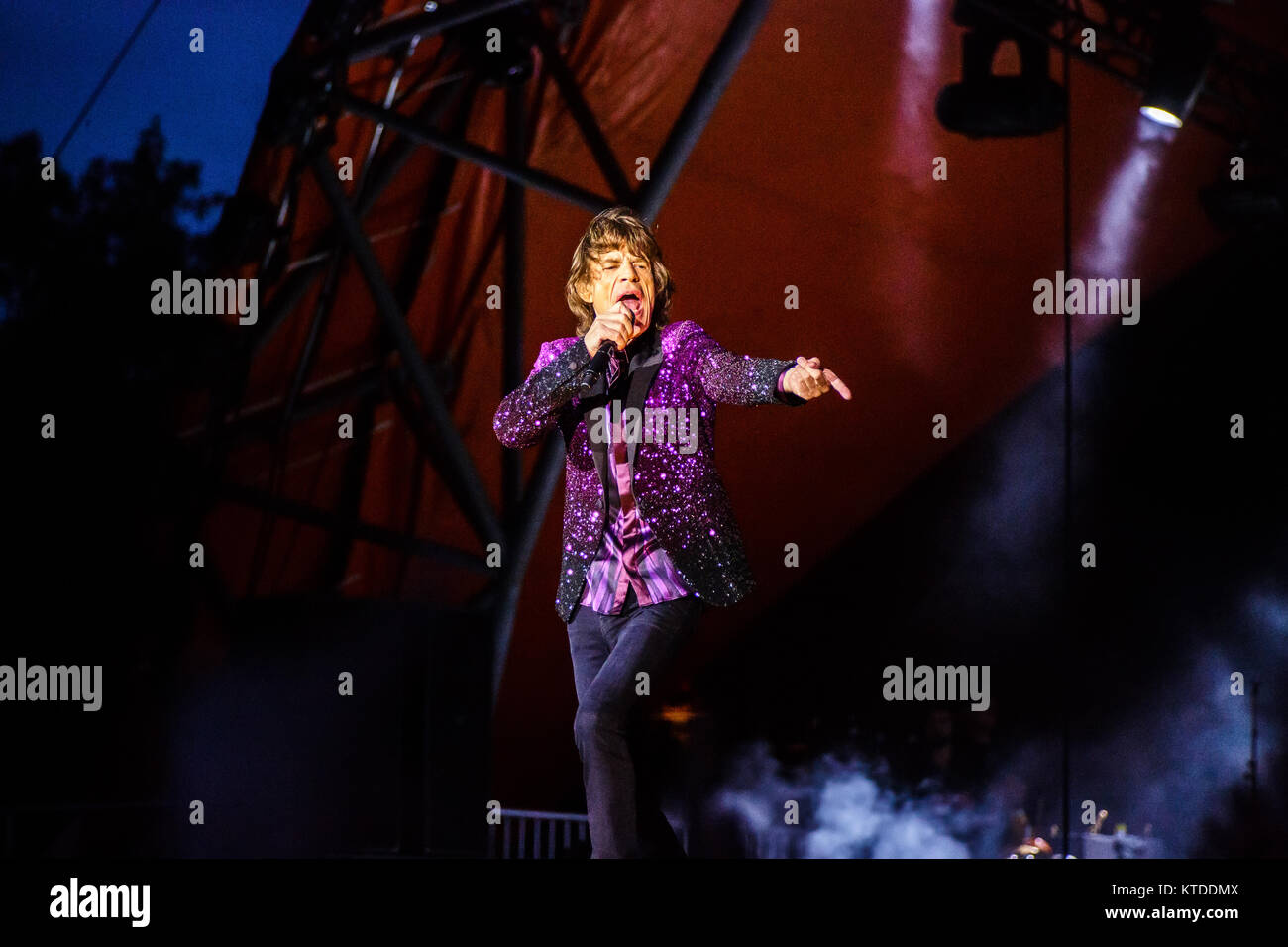 Les Rolling Stones, le légendaire groupe de rock anglais effectue un concert live au Festival de Roskilde au cours de l'étape Orange 2014. Ici, chanteuse et compositrice Mick Jagger est vu sur scène. Le Danemark, 03/07.2014. Banque D'Images