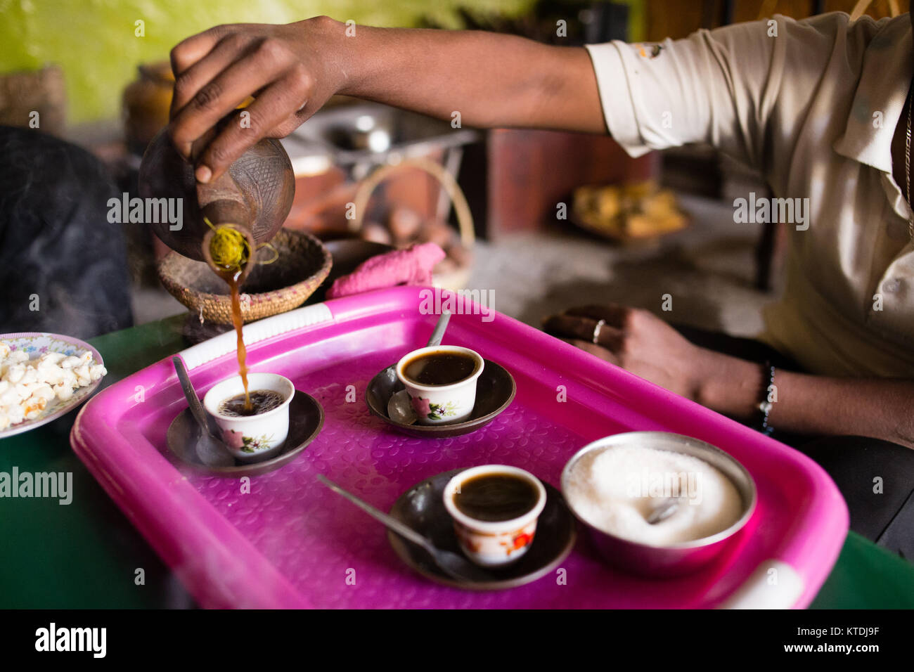 Préparation de la cérémonie du café érythréen à Keren, Érythrée. Banque D'Images