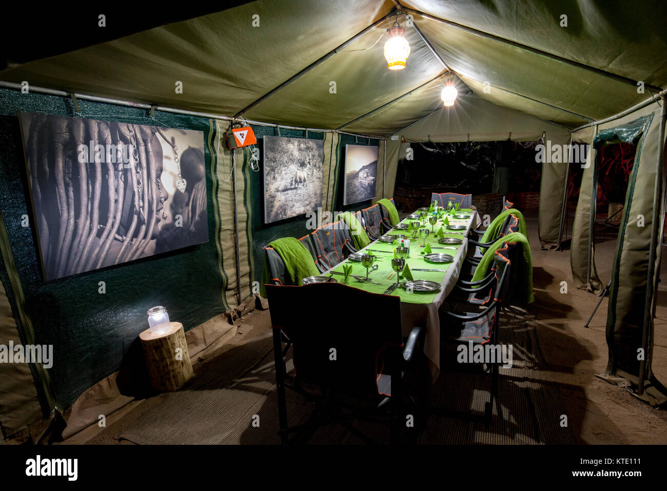 Coin repas - Huab sous toile, Damaraland, Namibie, Afrique Banque D'Images